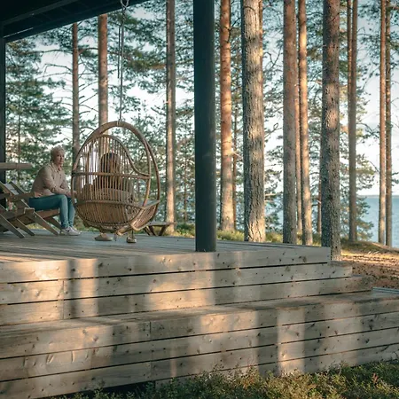 Hideout Pine Point Saraisniemi