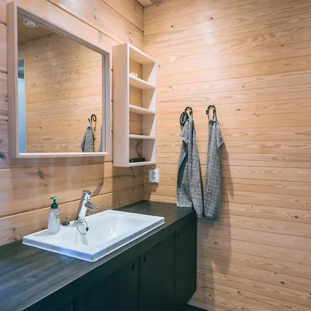 Hideout Pine Point Villa *